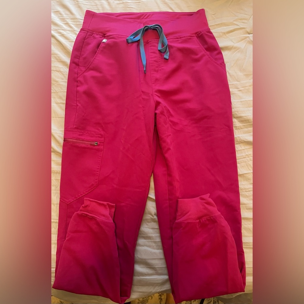 FIGS women’s high-waisted Zamora Joggers - raspberry sorbet - Size Small